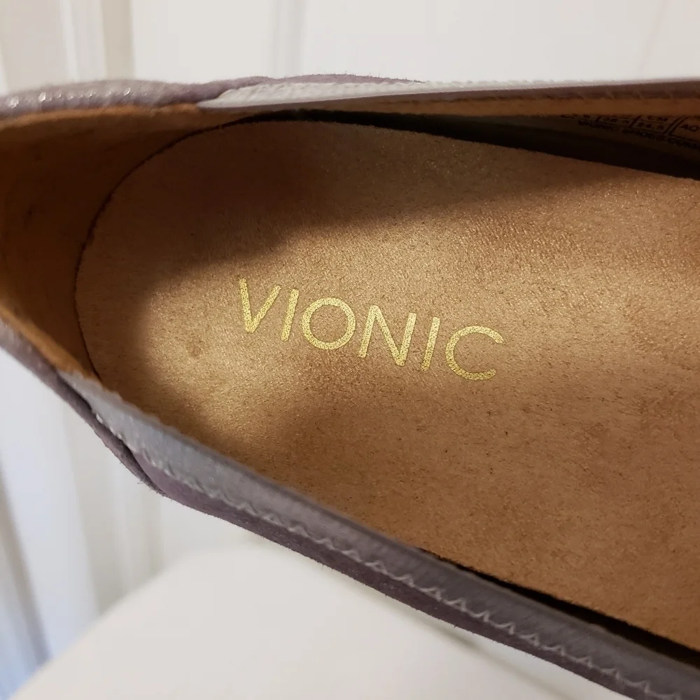 Vionic Caroll Purple & Silver Ballet Style Flats size 7.5, comfy